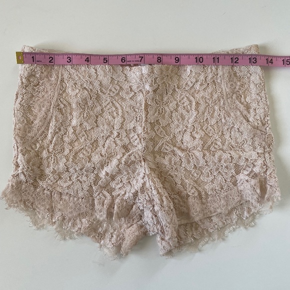 Wilfred by Aritzia | Cream Ivory Scallop Lace Jules Shorts | Size XXS 00 - Picture 9 of 14